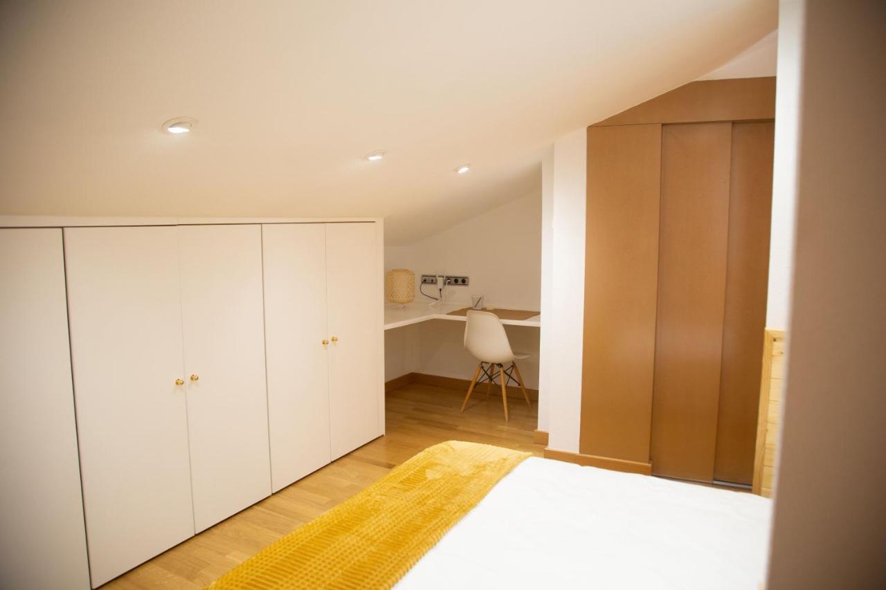 Rajabai Apartment Almansa Bagian luar foto