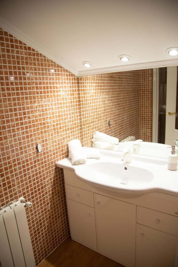 Rajabai Apartment Almansa Bagian luar foto