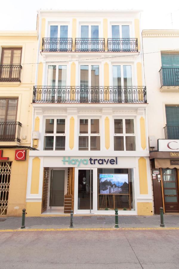 Rajabai Apartment Almansa Bagian luar foto